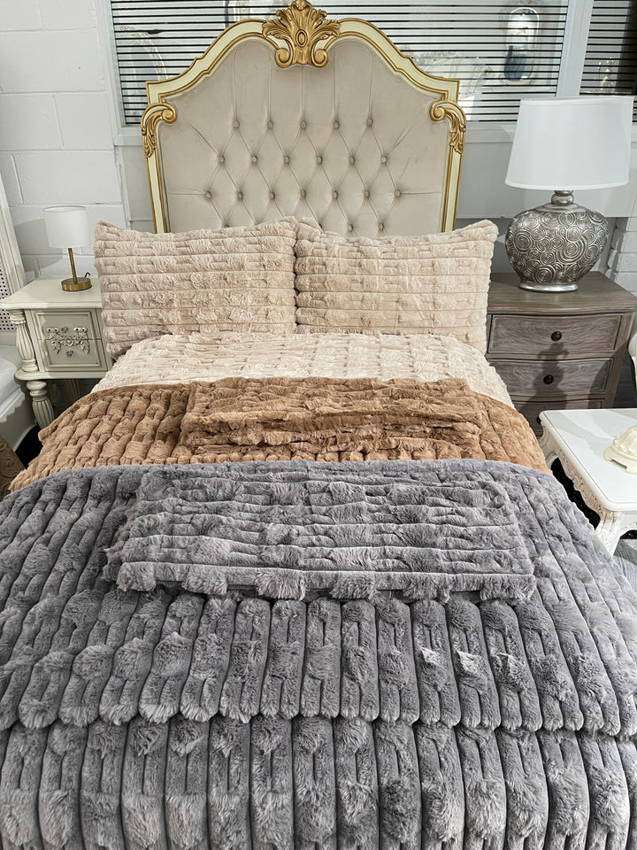 Brown Fluffy Blanket Set