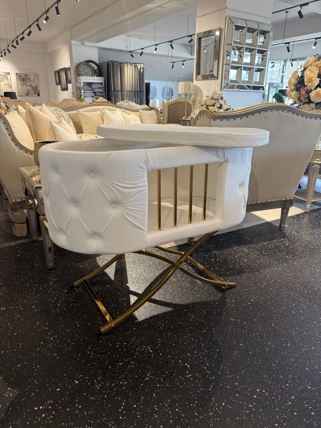 GateView Chesterfield Bassinet