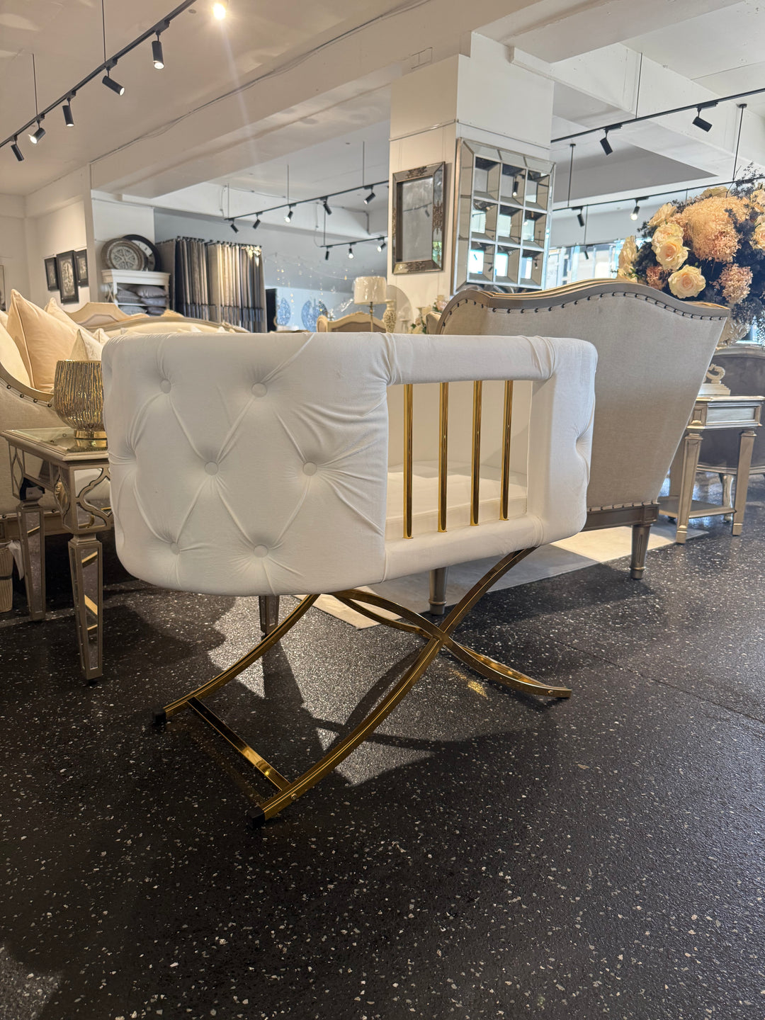 GateView Chesterfield Bassinet